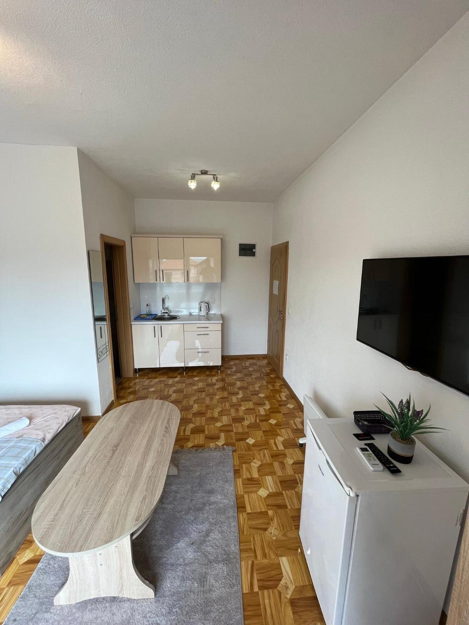 Apartmani Hadzic Zivinice Eksteriør billede